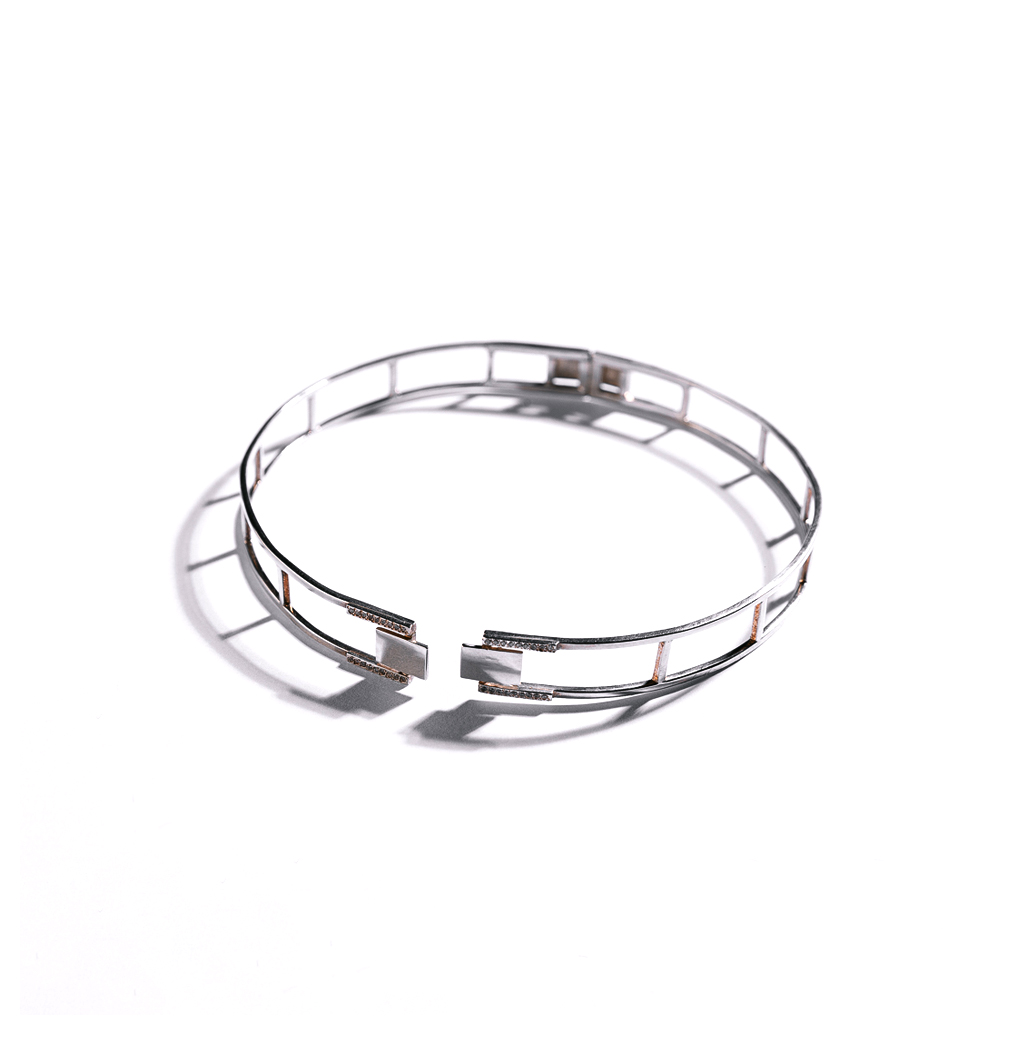 CHOKER